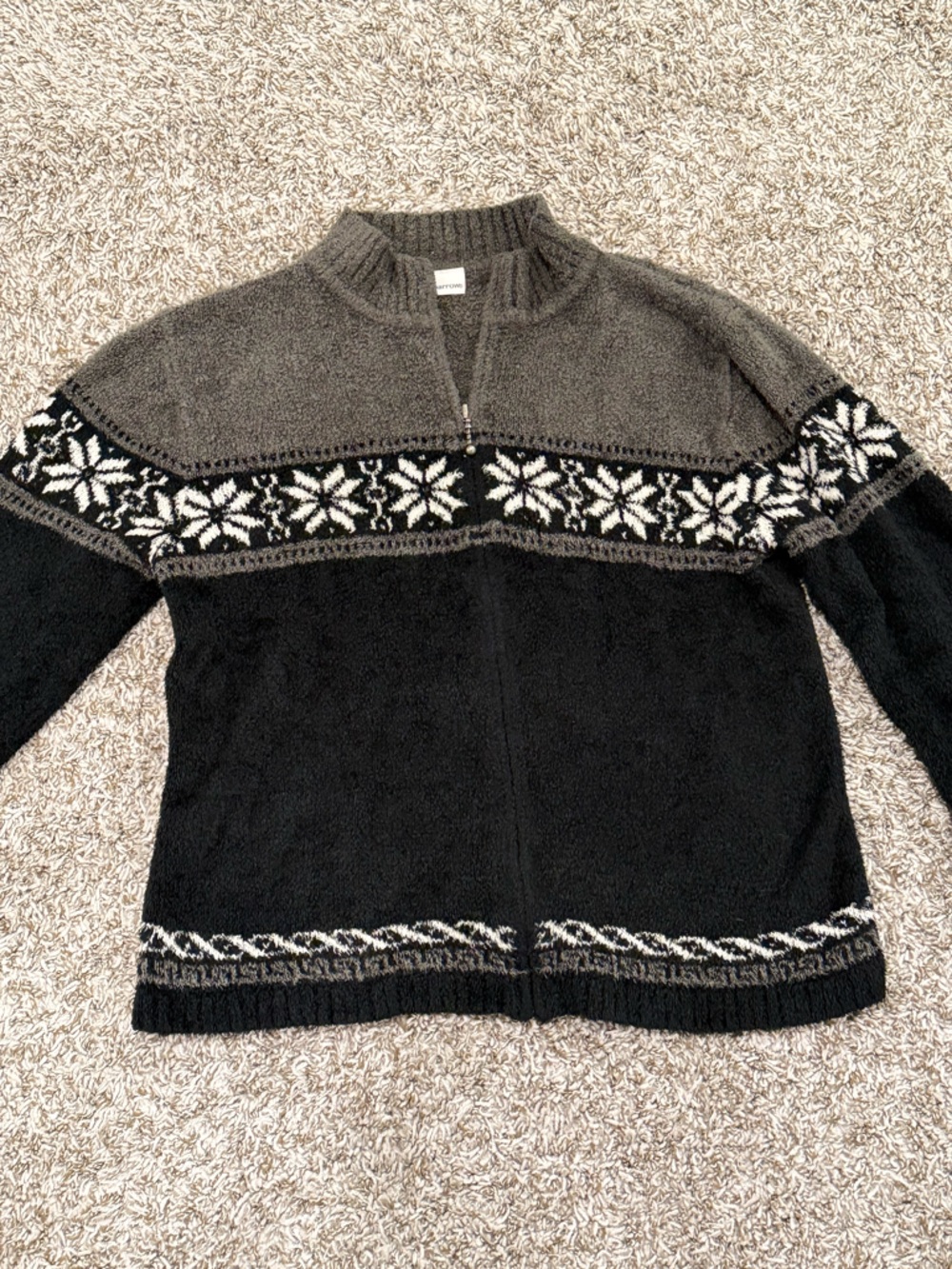 croft & barrow Black and Gray Snowflake Zip Cardigan